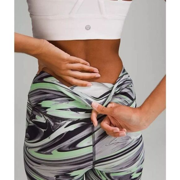 Lululemon LW7CF8S Women's Sz 2 Paint Warp Multi Base Pace High-Rise 8" Shorts - Picture 14 of 14